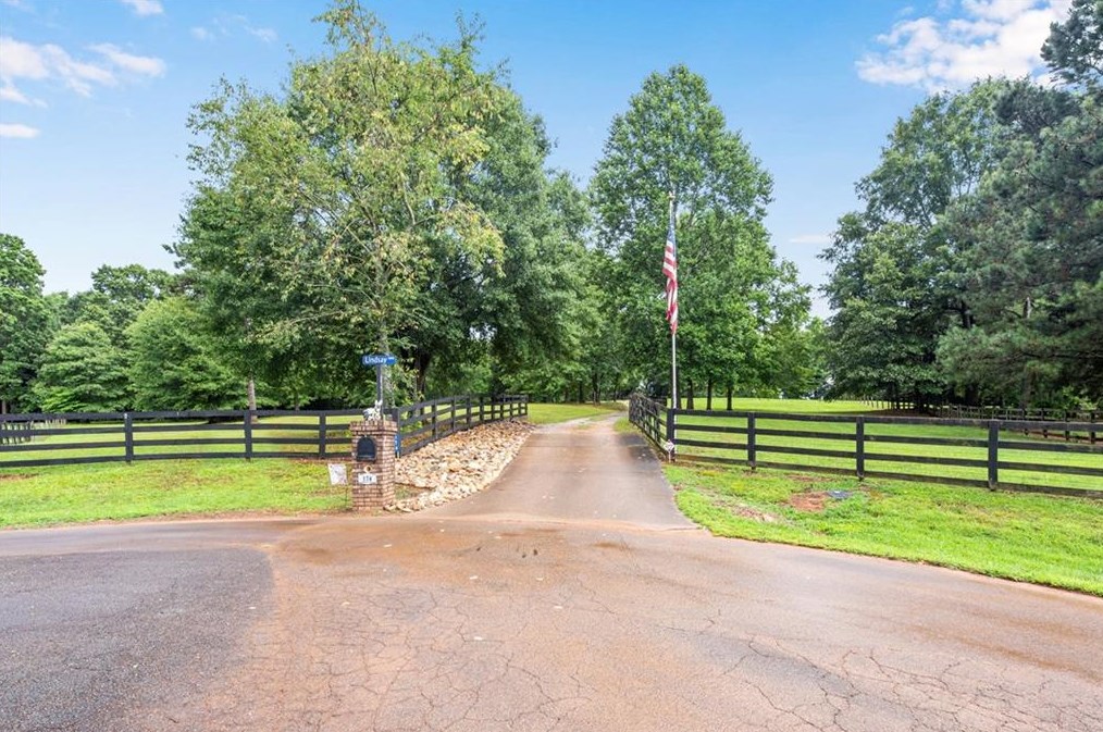 174 White Tail Dr, Gillsville, GA 30543