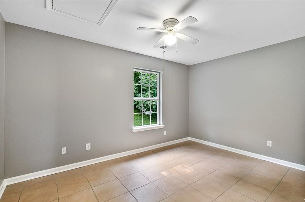 382 Sequoyah Cir, Calhoun GA  30701-9021 exterior