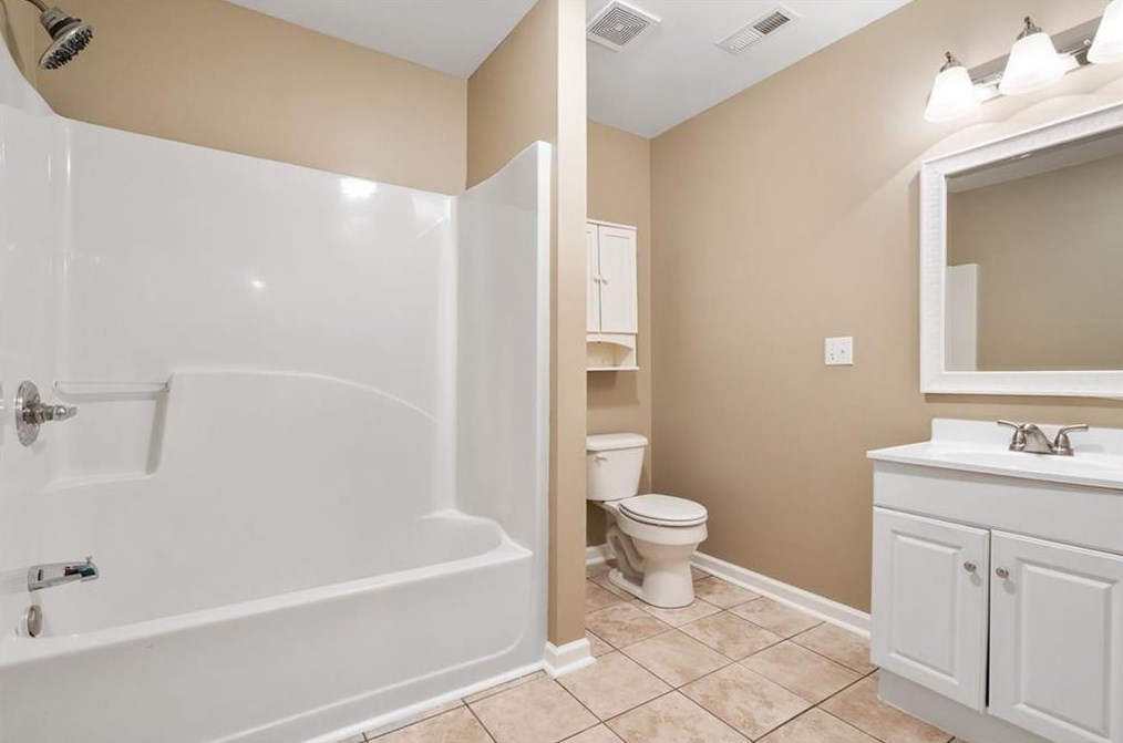 382 Sequoyah Cir, Calhoun GA  30701-9021 exterior