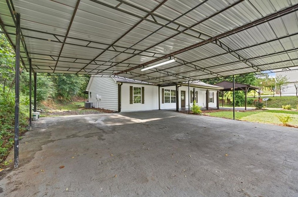 382 Sequoyah Cir, Calhoun GA  30701-9021 exterior