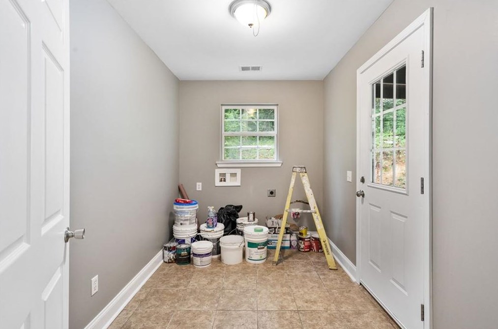 382 Sequoyah Cir, Calhoun GA  30701-9021 exterior