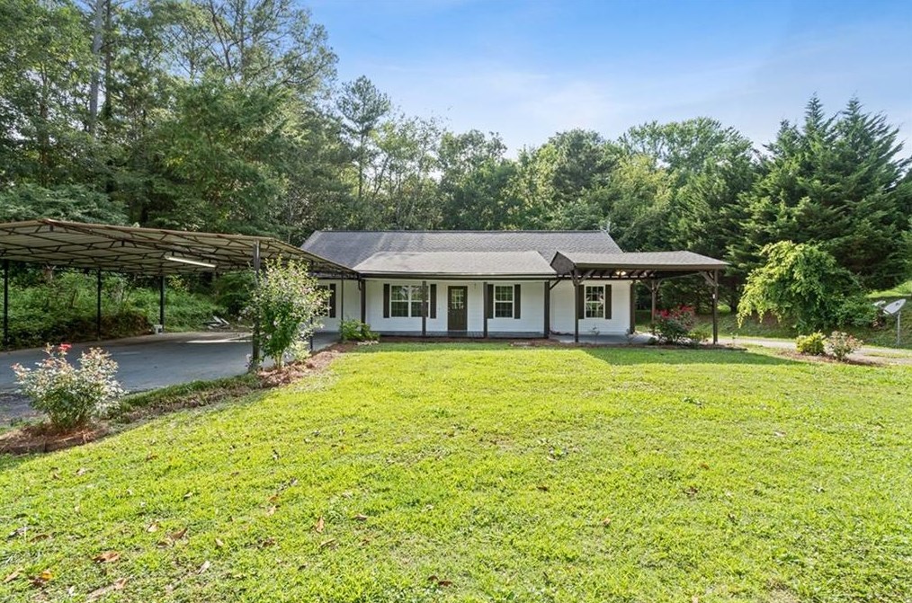 382 Sequoyah Cir, Calhoun GA  30701-9021 exterior