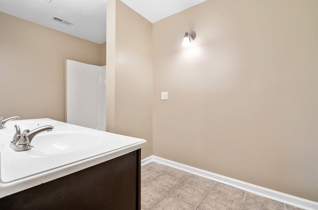 382 Sequoyah Cir, Calhoun GA  30701-9021 exterior