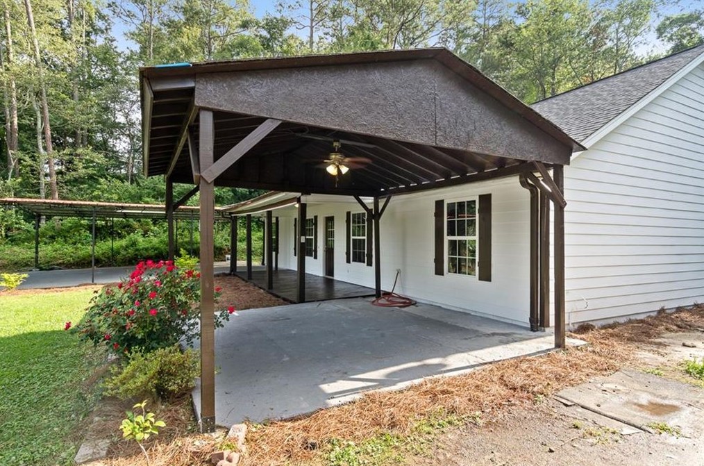 382 Sequoyah Cir, Calhoun GA  30701-9021 exterior