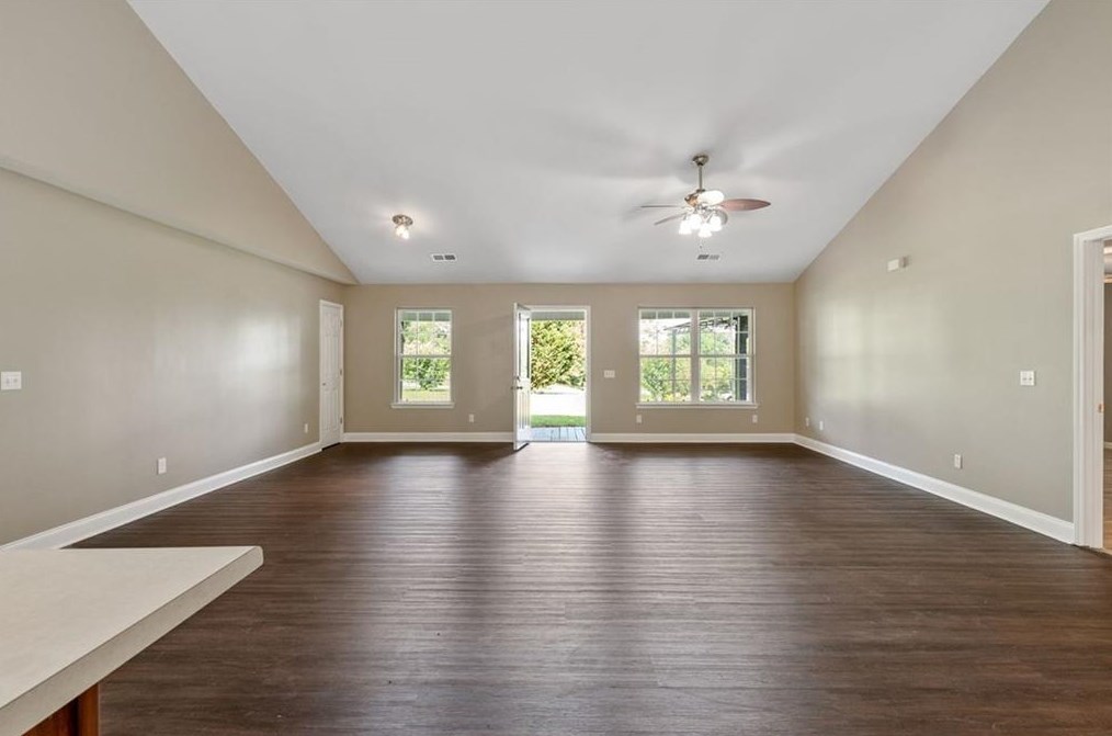 382 Sequoyah Cir, Calhoun GA  30701-9021 exterior