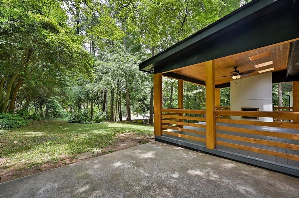 3356 Thornewood Dr, Atlanta GA  30340-4024 exterior