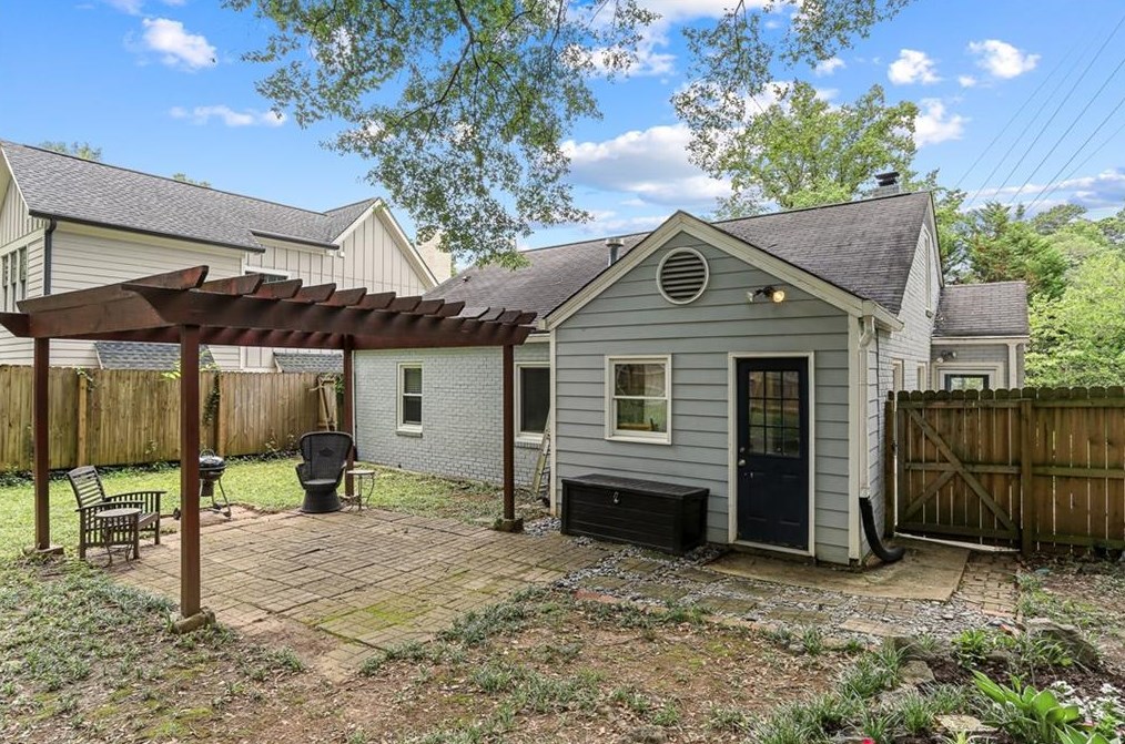 511 Superior Ave, Decatur GA  30030-1404 exterior