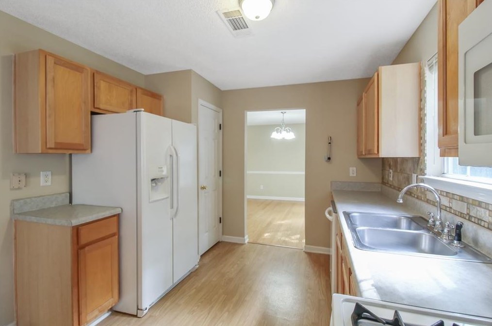 4730 Galleon Xing, Decatur GA  30035-3031 exterior