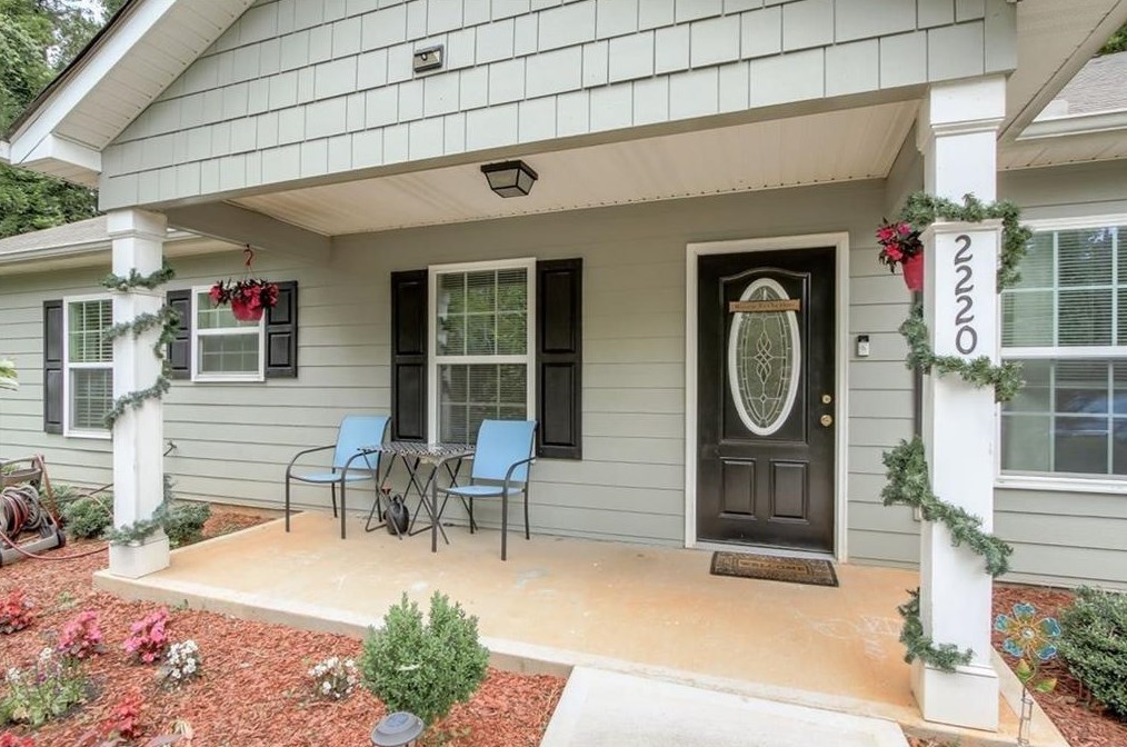 2220 Bascomb Carmel Rd, Holly Springs, GA 30189