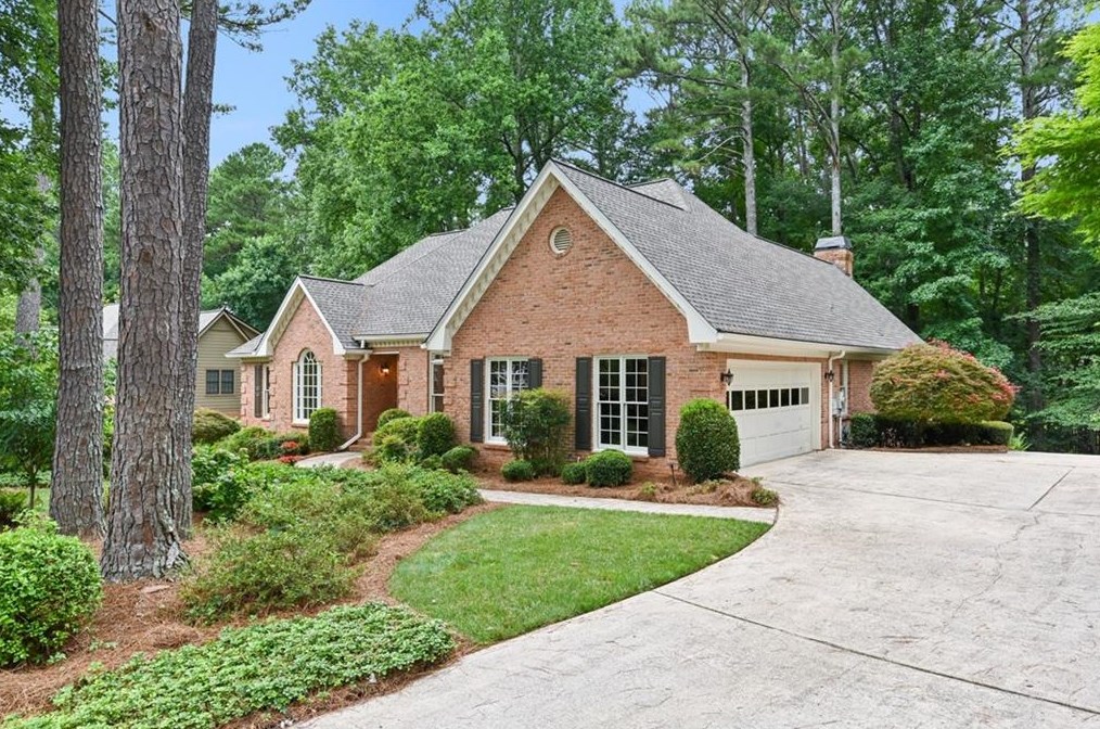 825 Mount Katahdin Trl, Alpharetta, GA 30022-7104