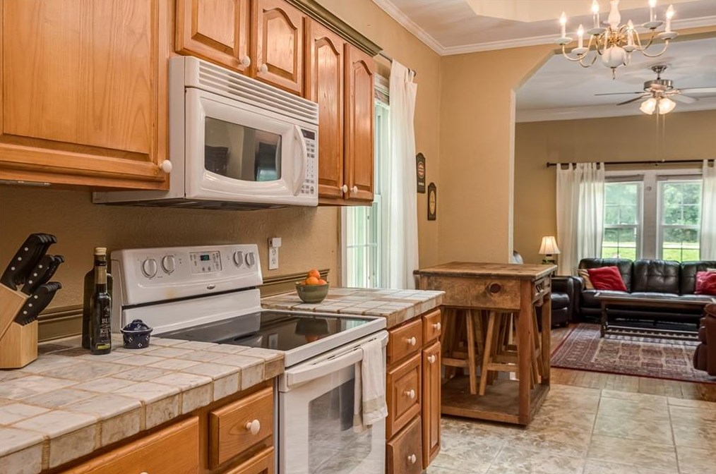 2380 2nd Ave, Decatur GA  30032 exterior