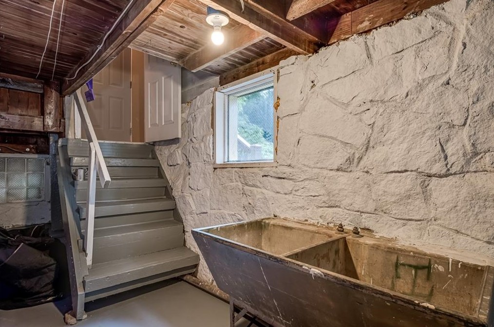 2380 2nd Ave, Decatur GA  30032 exterior