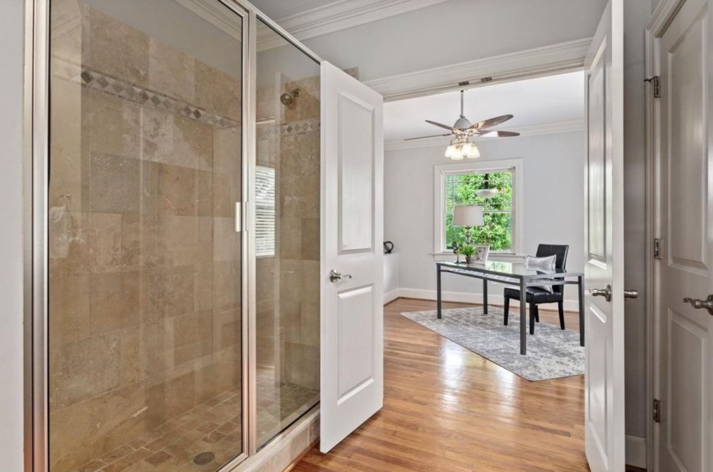 233 Chelsea Dr, Decatur GA  30030-5003 exterior