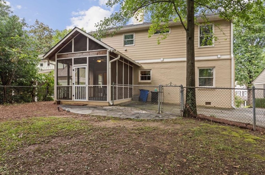 233 Chelsea Dr, Decatur GA  30030-5003 exterior