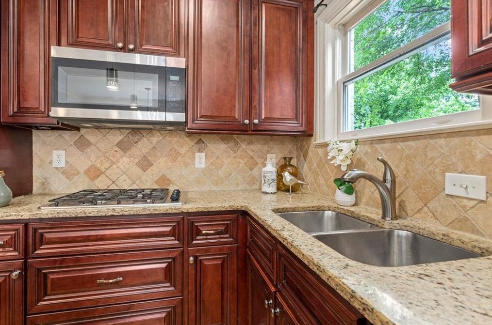 233 Chelsea Dr, Decatur GA  30030-5003 exterior