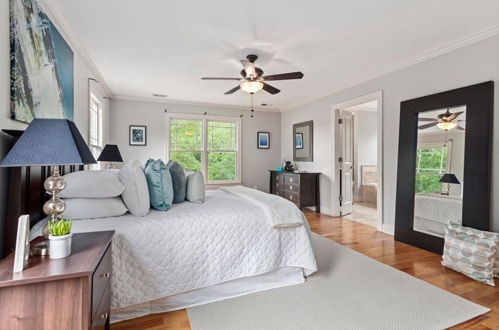 233 Chelsea Dr, Decatur GA  30030-5003 exterior