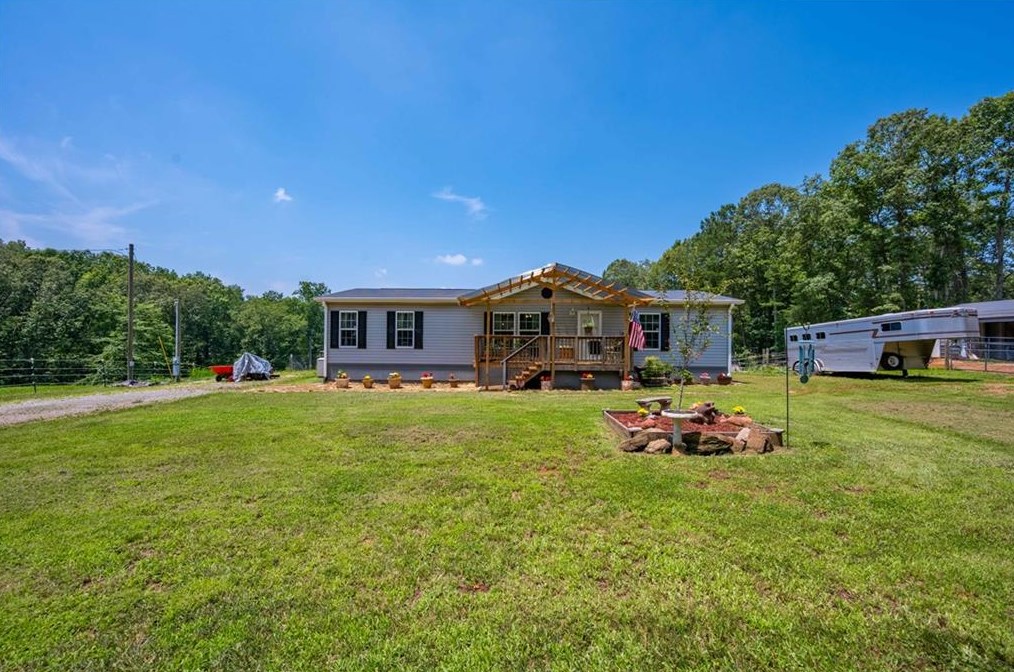 221 Old Mill Ln, Waleska, GA 30183