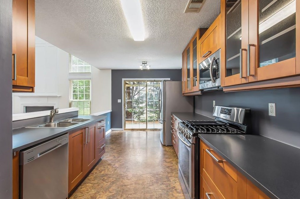 105 Lembeth Ct, Alpharetta GA 30004-8552 exterior