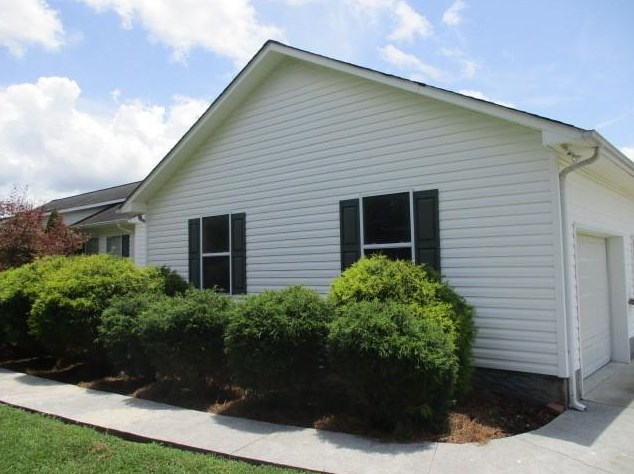 100 Erwin Hill Rd, Calhoun, GA 30701-4052