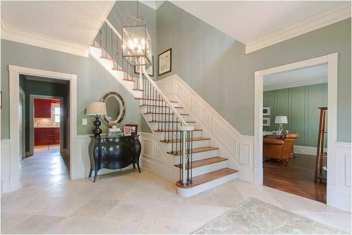 8 Heards Overlook Ct, Atlanta, GA 30328
