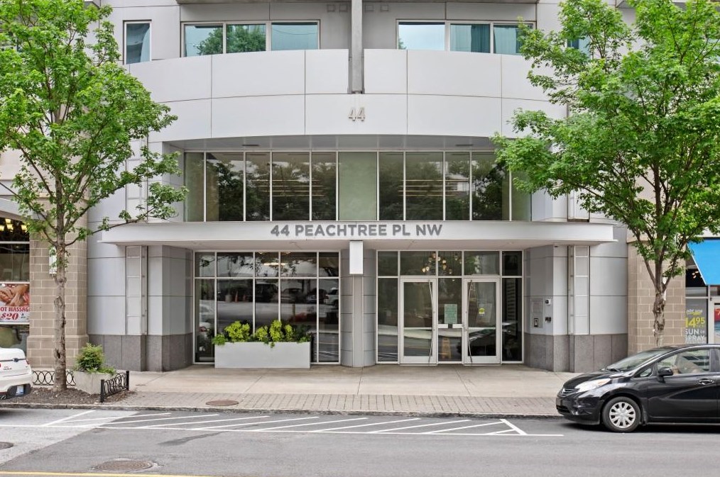44 Peachtree Pl, Atlanta GA  30309-3907 exterior