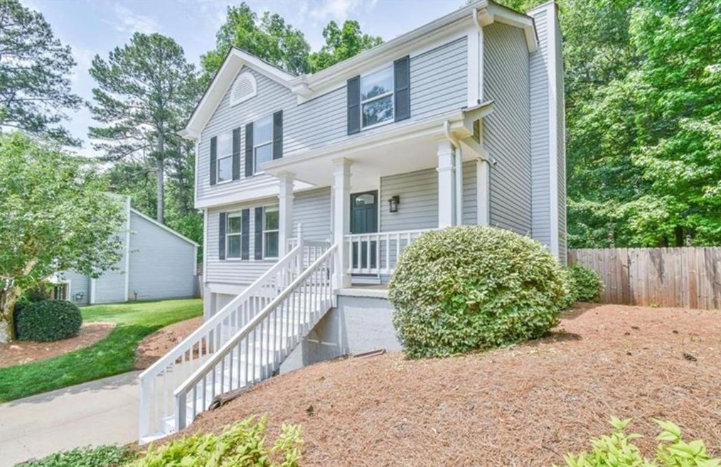 1340 Taylor Oaks Dr, Roswell, GA 30076