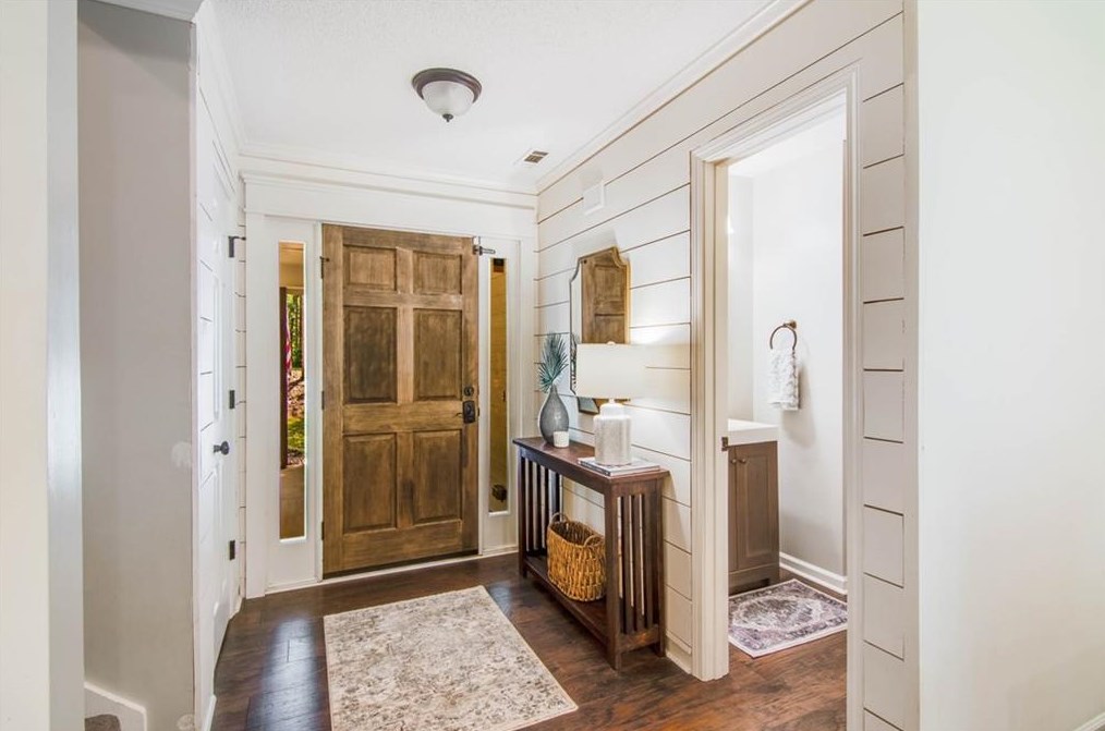 5549 Lakeshore Rd, Buford, GA 30518