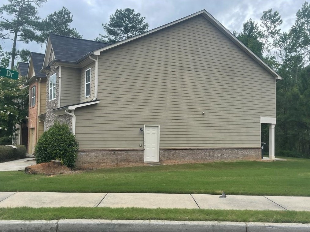 1305 Stone Bay Dr, Atlanta, GA 30331-8953