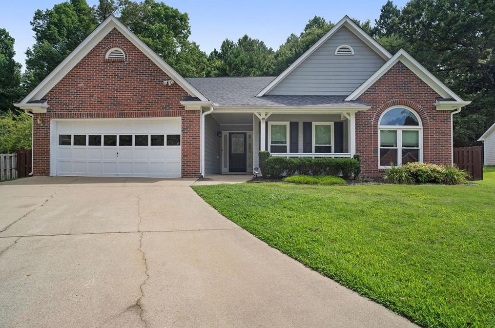 665 Sterling Oaks Dr, Lilburn, GA 30047