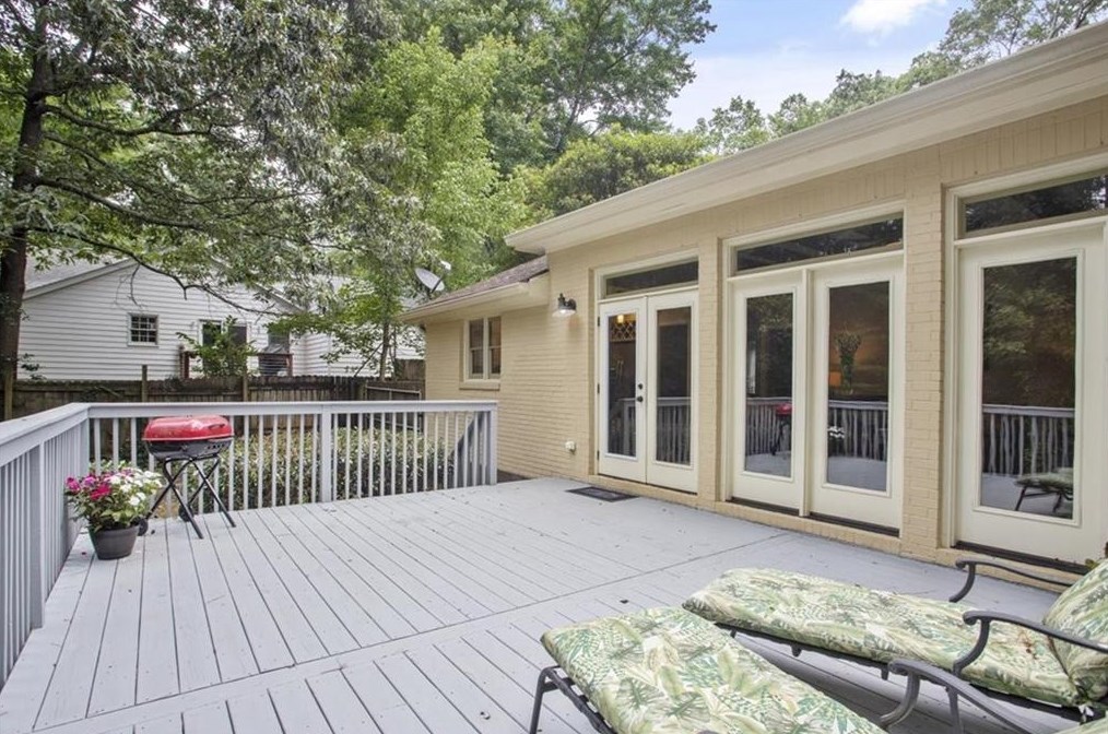 1367 Carter Rd, Decatur GA  30030-4606 exterior