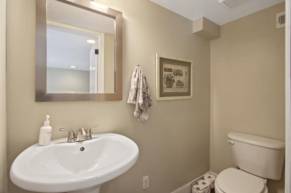 1367 Carter Rd, Decatur GA  30030-4606 exterior