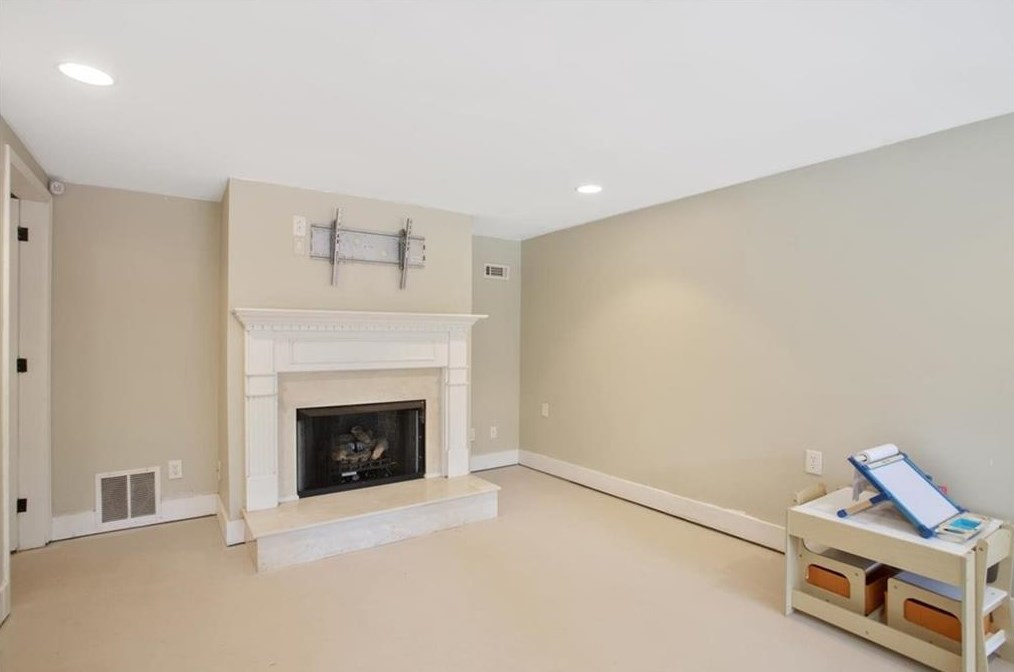 1367 Carter Rd, Decatur GA  30030-4606 exterior