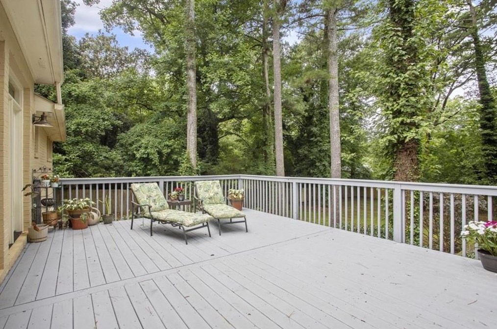 1367 Carter Rd, Decatur GA  30030-4606 exterior