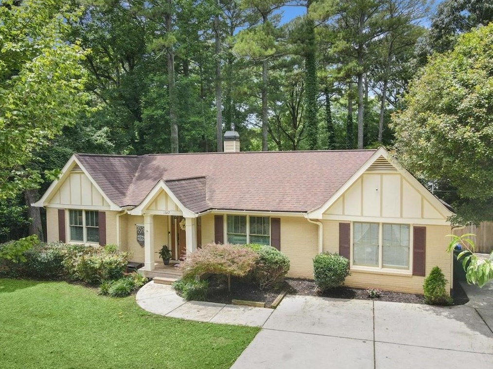 1367 Carter Rd, Decatur GA  30030-4606 exterior