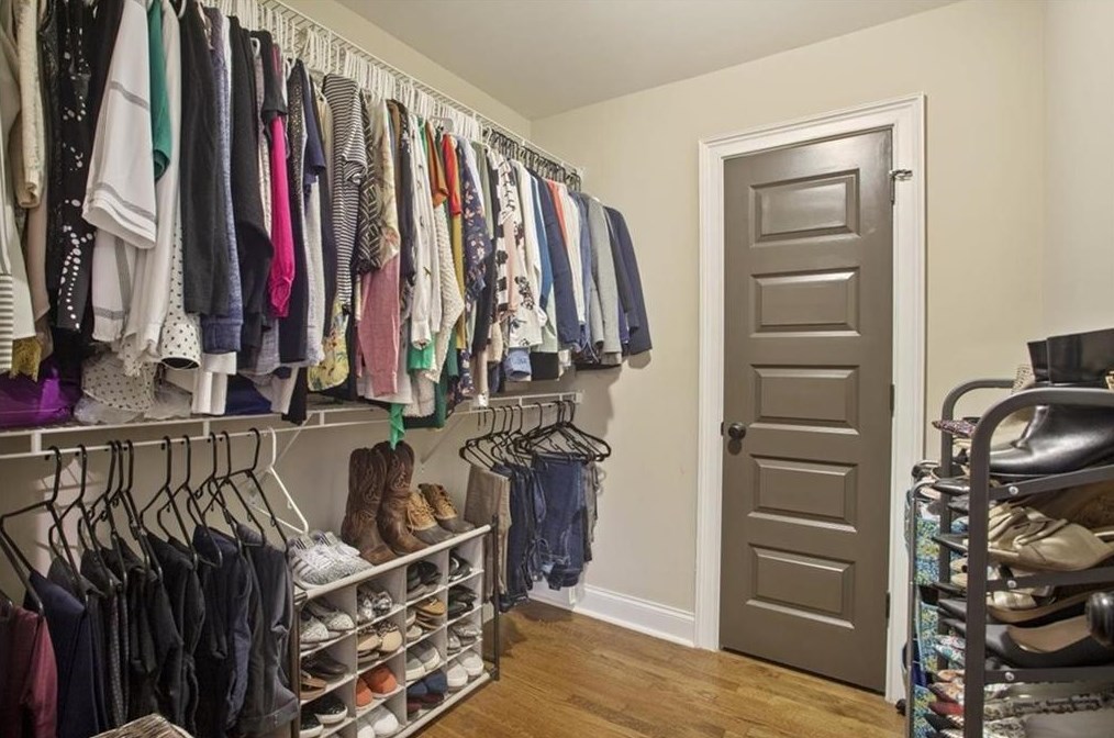 1367 Carter Rd, Decatur GA  30030-4606 exterior