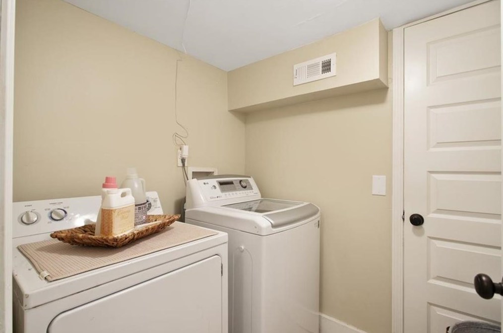 1367 Carter Rd, Decatur GA  30030-4606 exterior