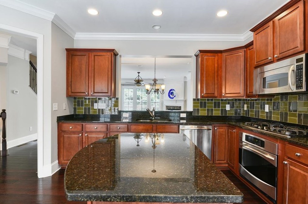 892 West Rd, Atlanta GA  30324-7502 exterior