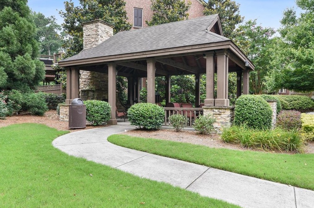 892 West Rd, Atlanta GA  30324-7502 exterior