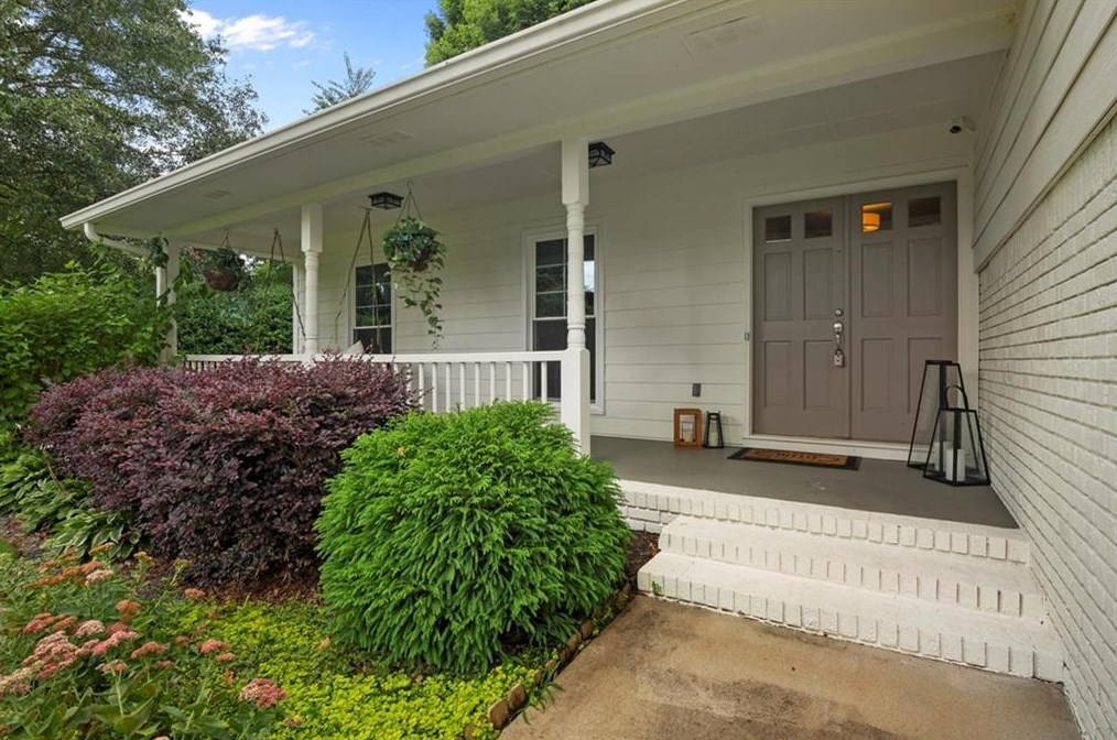 2540 Windwood Ct, Atlanta GA  30360-1444 exterior