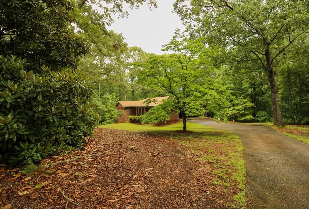 8287 Dogwood Ln, Douglasville, GA 30135-5315
