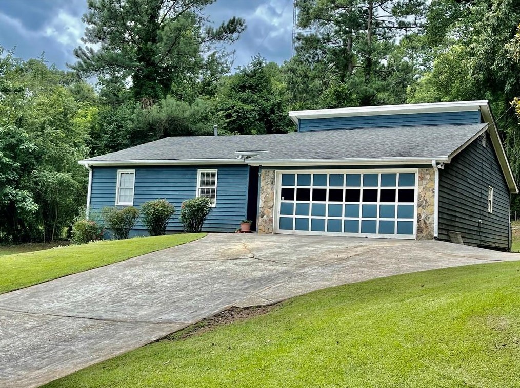 654 Village Creek Dr Sw, Lilburn, GA 30047