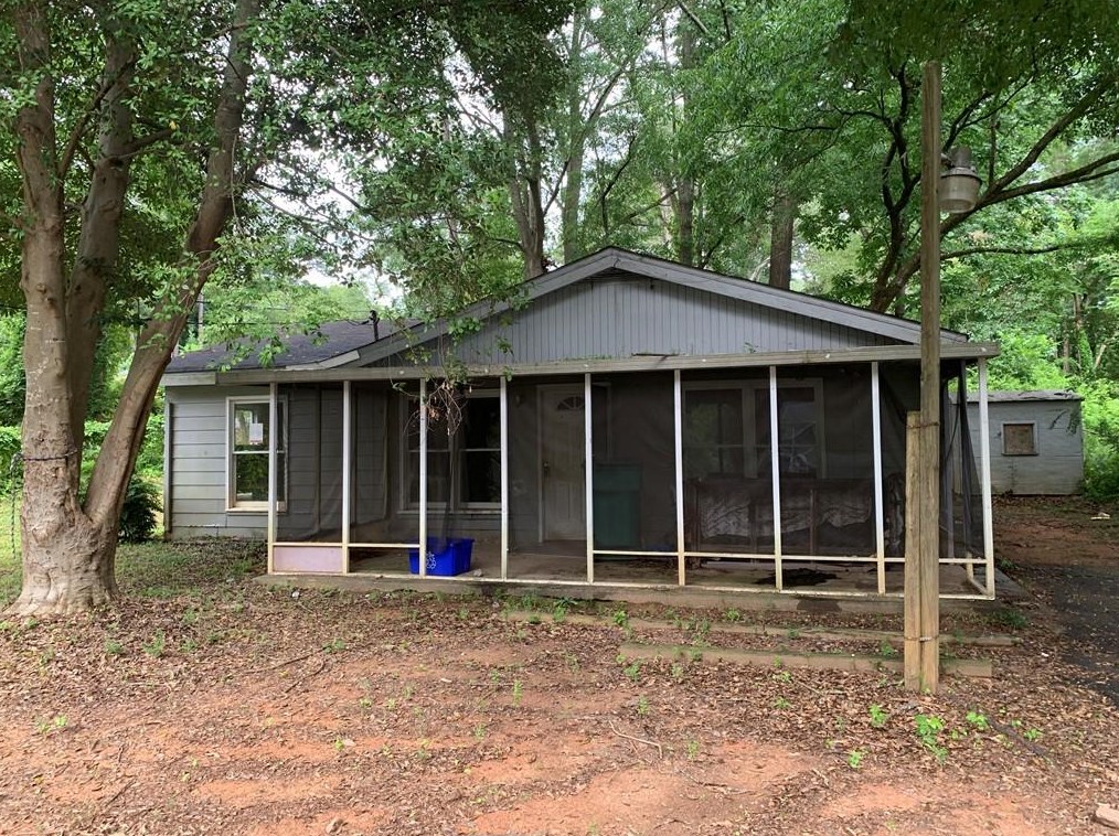 2201 Wells Dr, Smyrna, GA 30080-1466