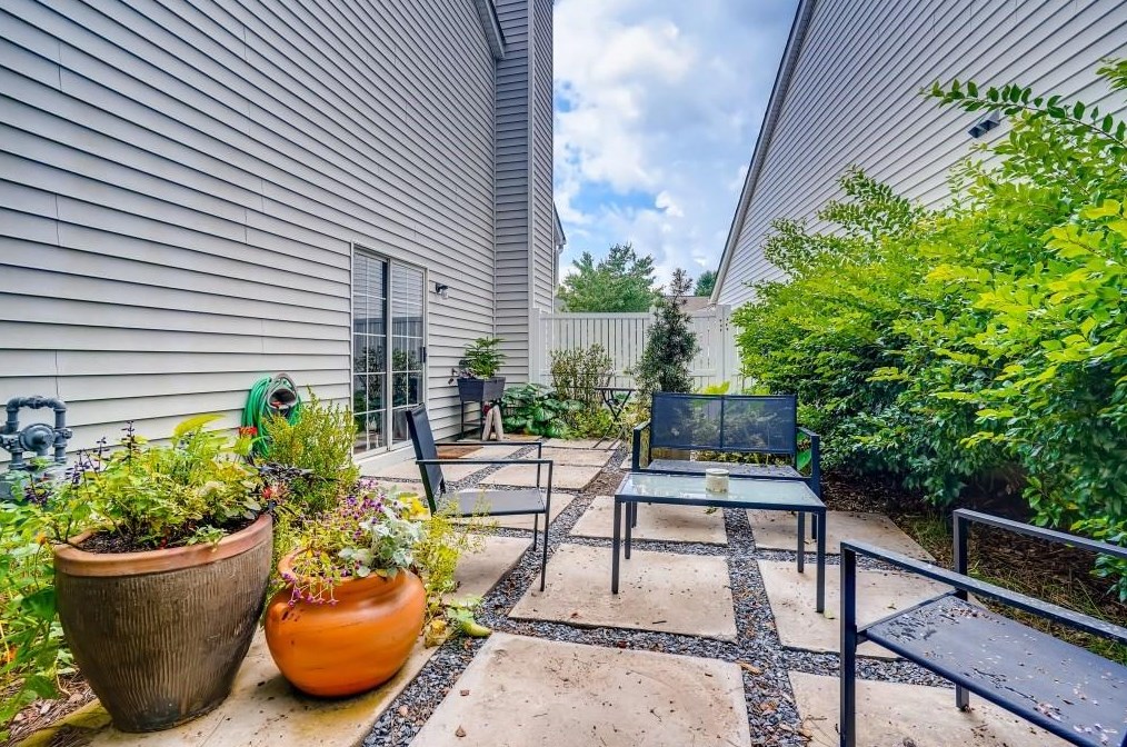 3282 Avensong Village Cir, Alpharetta GA  30004-7434 exterior