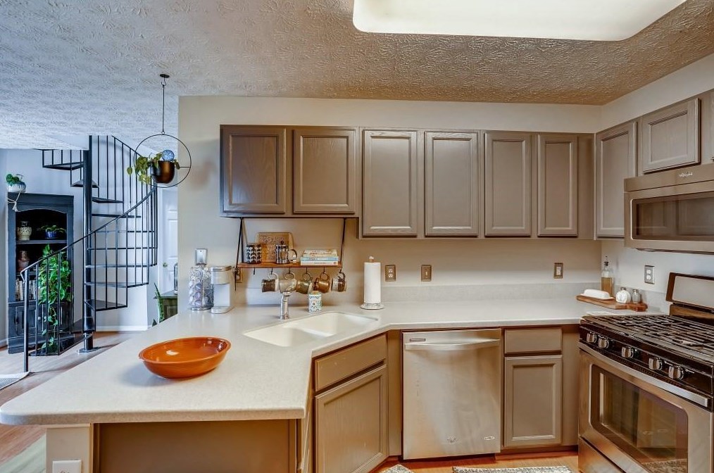 3282 Avensong Village Cir, Alpharetta GA  30004-7434 exterior