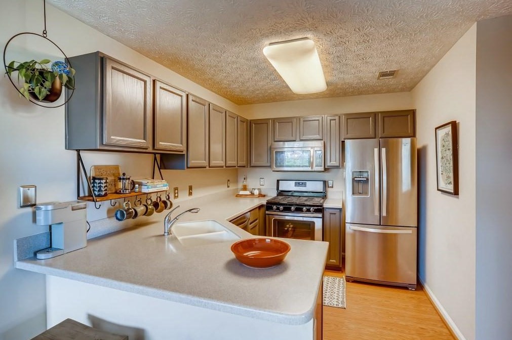 3282 Avensong Village Cir, Alpharetta GA  30004-7434 exterior