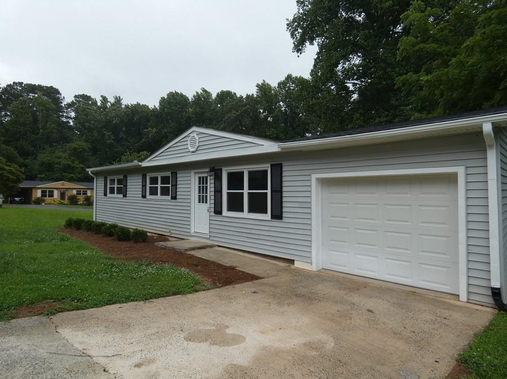 1733 Live Oak Dr Nw, Kennesaw, GA 30152
