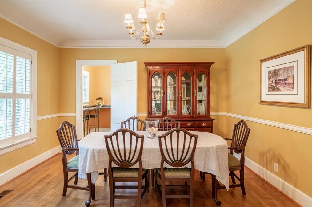 216 Shadowmoor Dr, Decatur GA  30030-3849 exterior