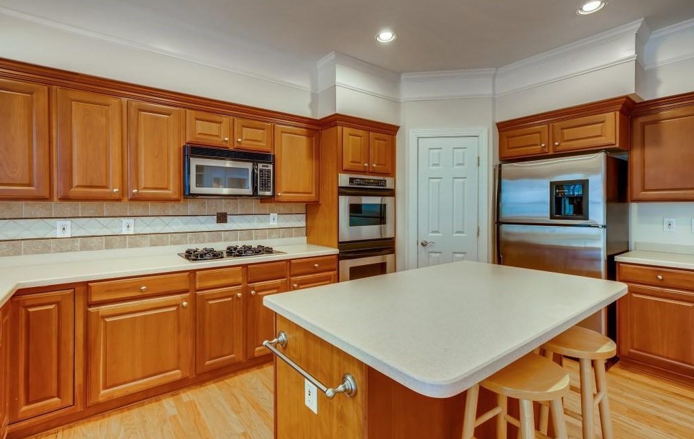 2065 Wrights Mill Cir, Atlanta GA  30324-2790 exterior