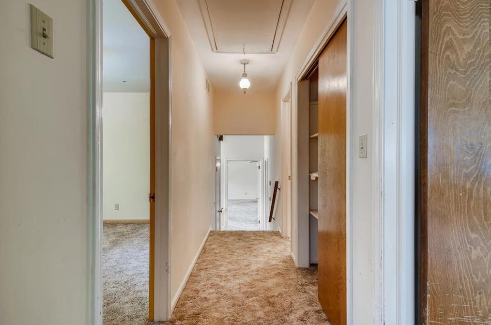 2907 Hillbrook Way, Decatur GA  30033-2427 exterior