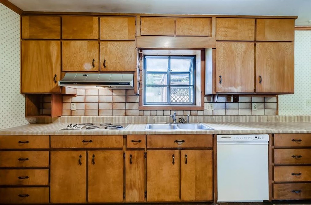 2907 Hillbrook Way, Decatur GA  30033-2427 exterior